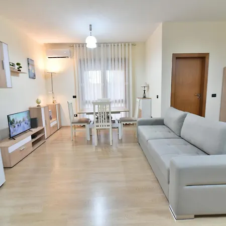アパート Geny's House Shkodër